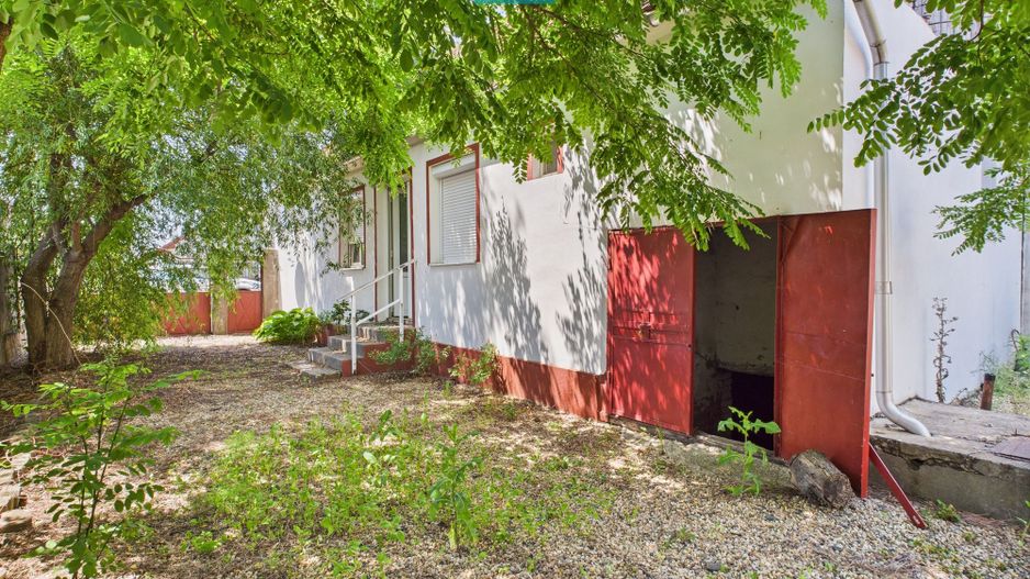 Casă de vacanță mobilată și utilată la Miniș - Poză 15