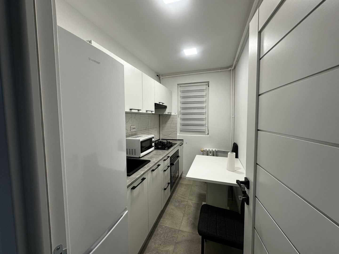 Apartament 2 camere, pet friendly, renovat, pacare, parter, aproape metrou - Poză 3