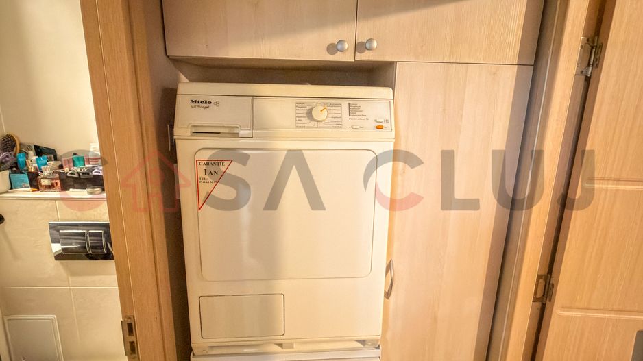 Iulius Mall - Etaj Intermediar, Priveliste Asupra Orasului - Poză 8