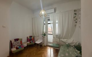 Spatiu, lumina si eleganta intr-un apartment interbelic - Poză 10