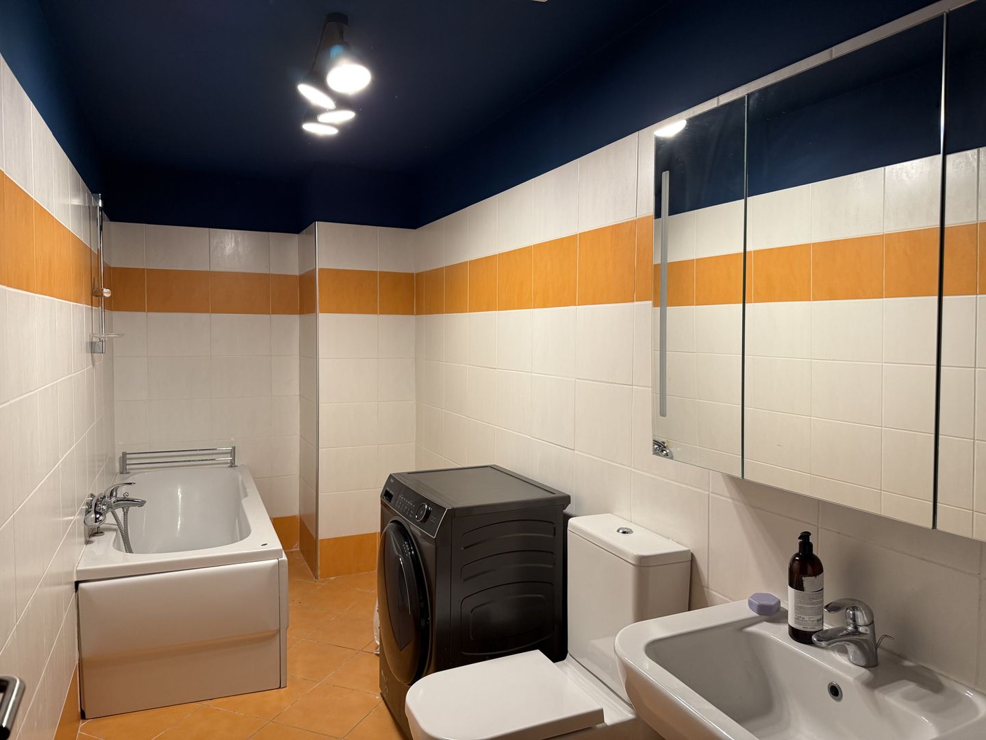 Refugiu Urban cu Lumină Naturală și Eleganță în Inima Pipera - Poză 9