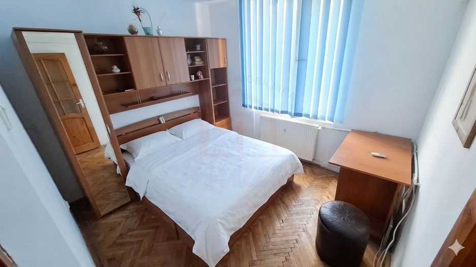 Apartament cu 2 camere de vanzare in CENTRU - Poză 1