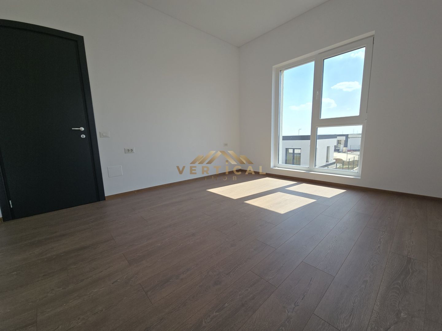 Super vila, super pozitie, 4 camere, 3 bai, Comuna Berceni - Poză 6