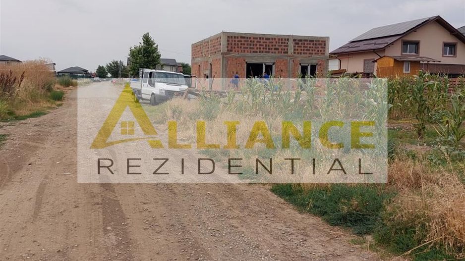 Teren 330 mpla 250-300 m de alte case.Zona in dezvoltare. - Poză 6