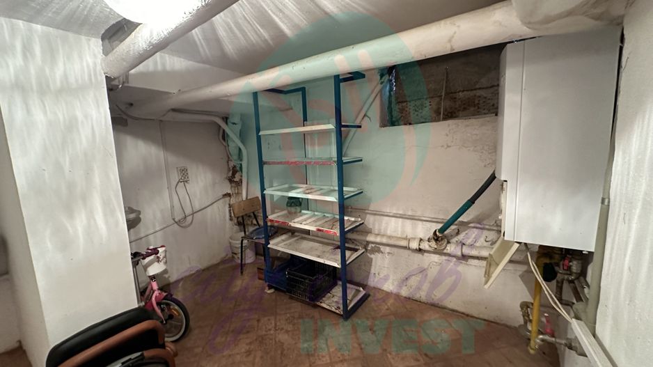 Casa in Vatra Luminoasa cu o curte generoasa - Poză 13