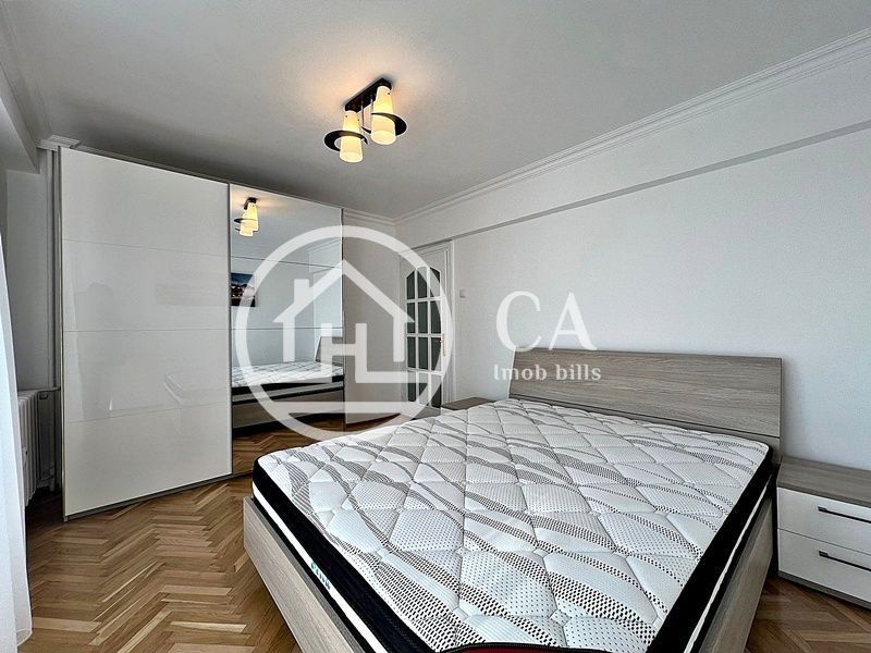 Apartament de închiriat cu 4 camere în zona Ultracentrală, Oradea - Poză 12