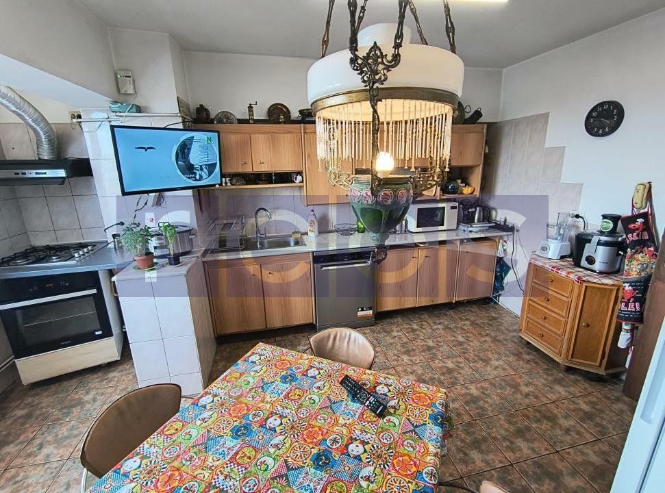 VANZARE -4 CAMERE- DECOMANDAT -STEFAN CEL MARE - Poză 1