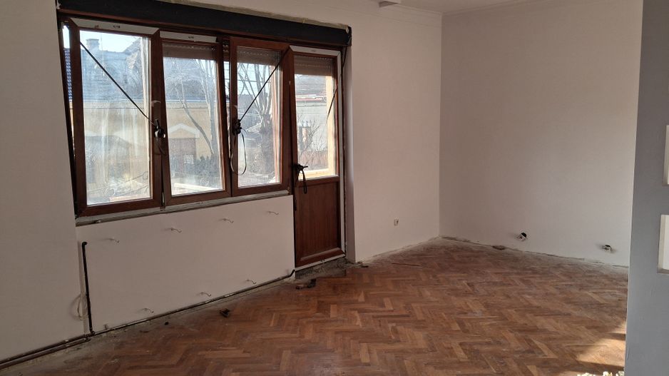 Casa RENOVATA partial 8 cam 6 ari 550mp garaj ANA IPATESCU. - Poză 26