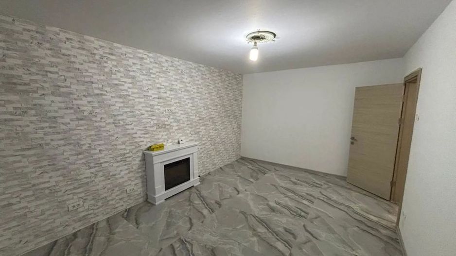 De inchiriat apartament cu 3 camere NEMOBILAT, Brancoveanu sector4 - Poză 2