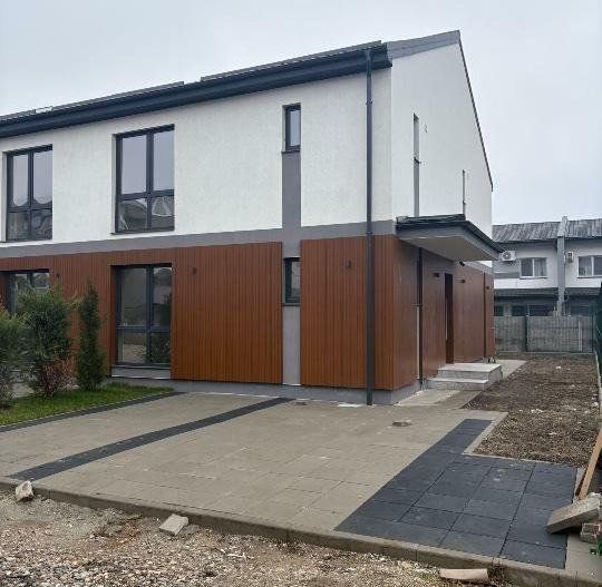 Vila moderna spatioasa - Poză 2