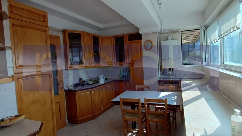 DE VÂNZARE APARTAMENT 3 CAMERE | LOC DE PARCARE + BOXA - Poză 1