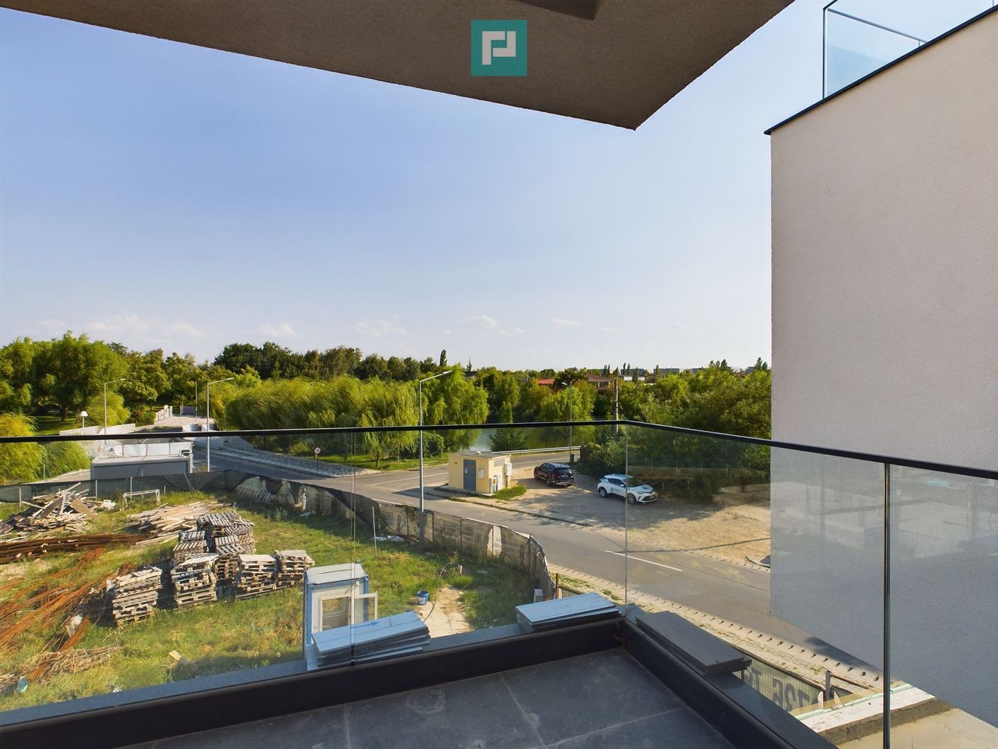 Apartament modern cu 4 camere, curte și terasă – liniște și confort ap - Poză 14