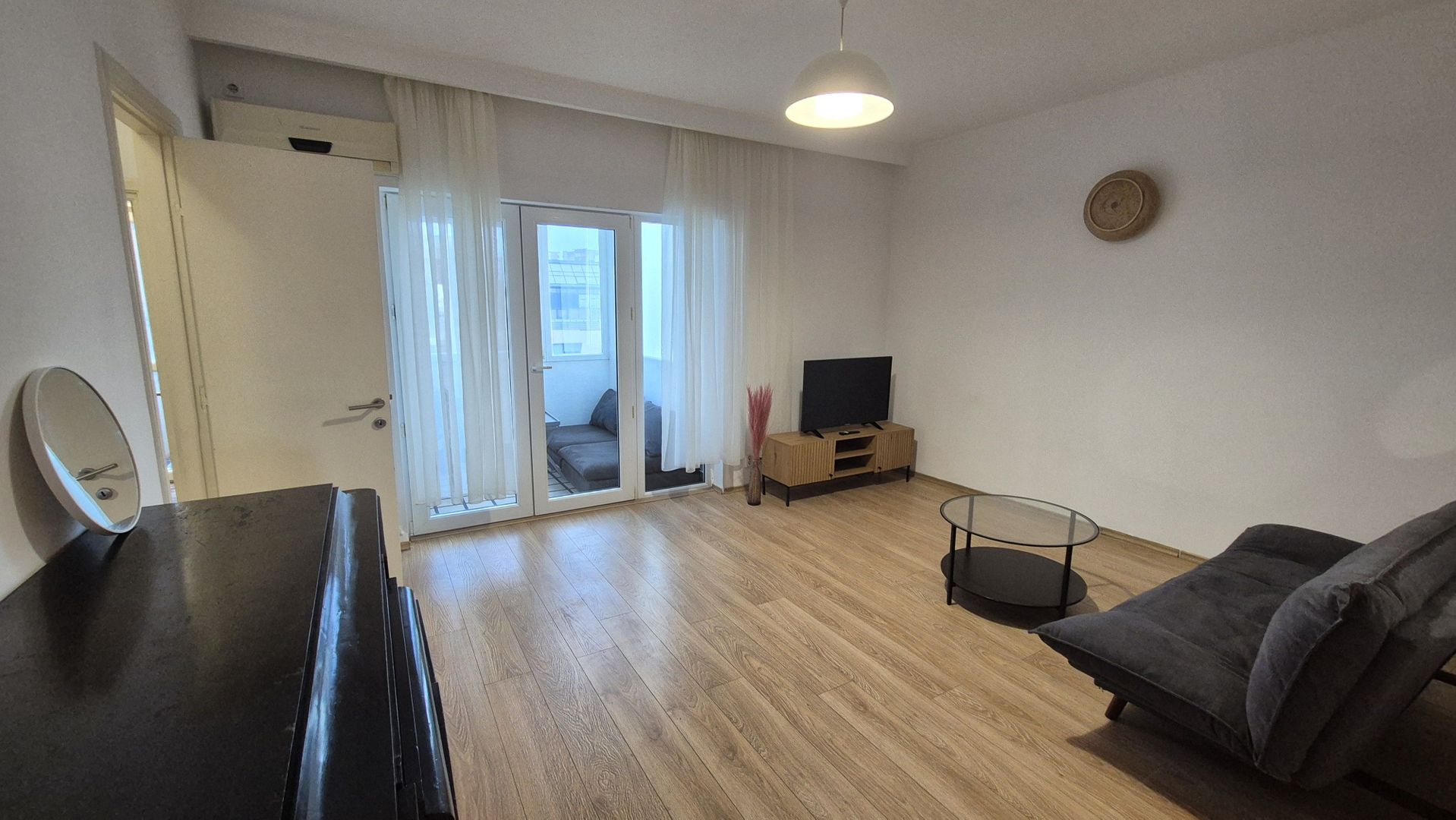 Apartament cu 2 camere 85 mp - Piata Romana - Poză 1
