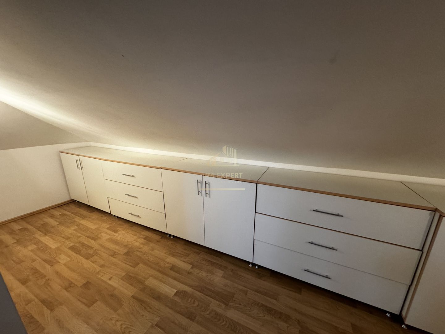 APARTAMENT CAMPULUNG TIP PENTHOUSE, 5 CAMERE GRUI - Poză 43