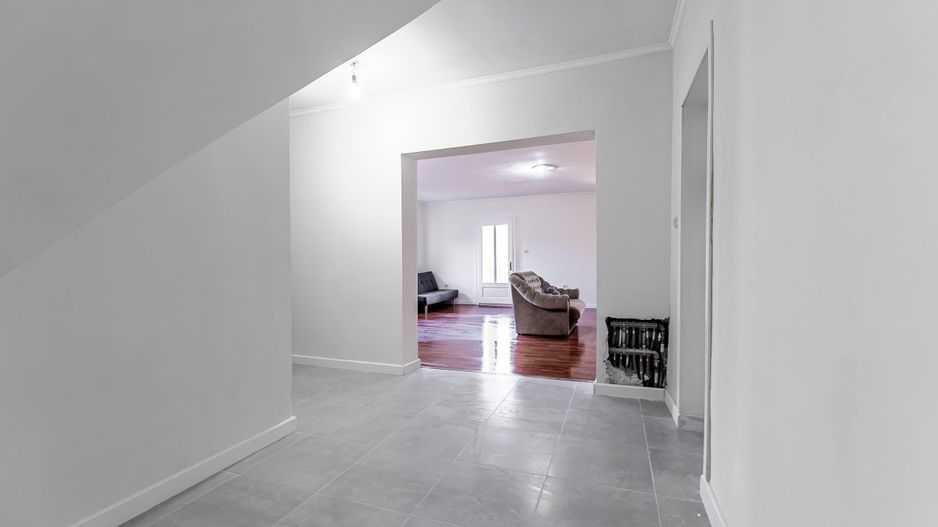 Casă în localitatea Miniș - Comision 0% la cumparare - Poză 6