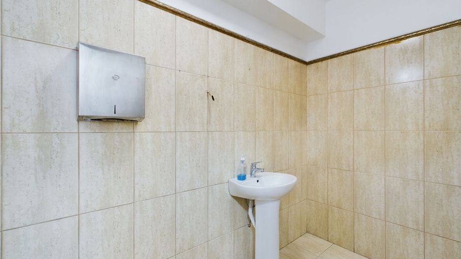 Spatiu comercial 70 mp - Poză 9