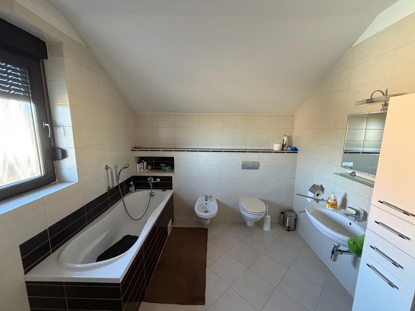 Vila cu 5 camere, garaj teren 790 mp Dumbravita (zona Cora) - Poză 4