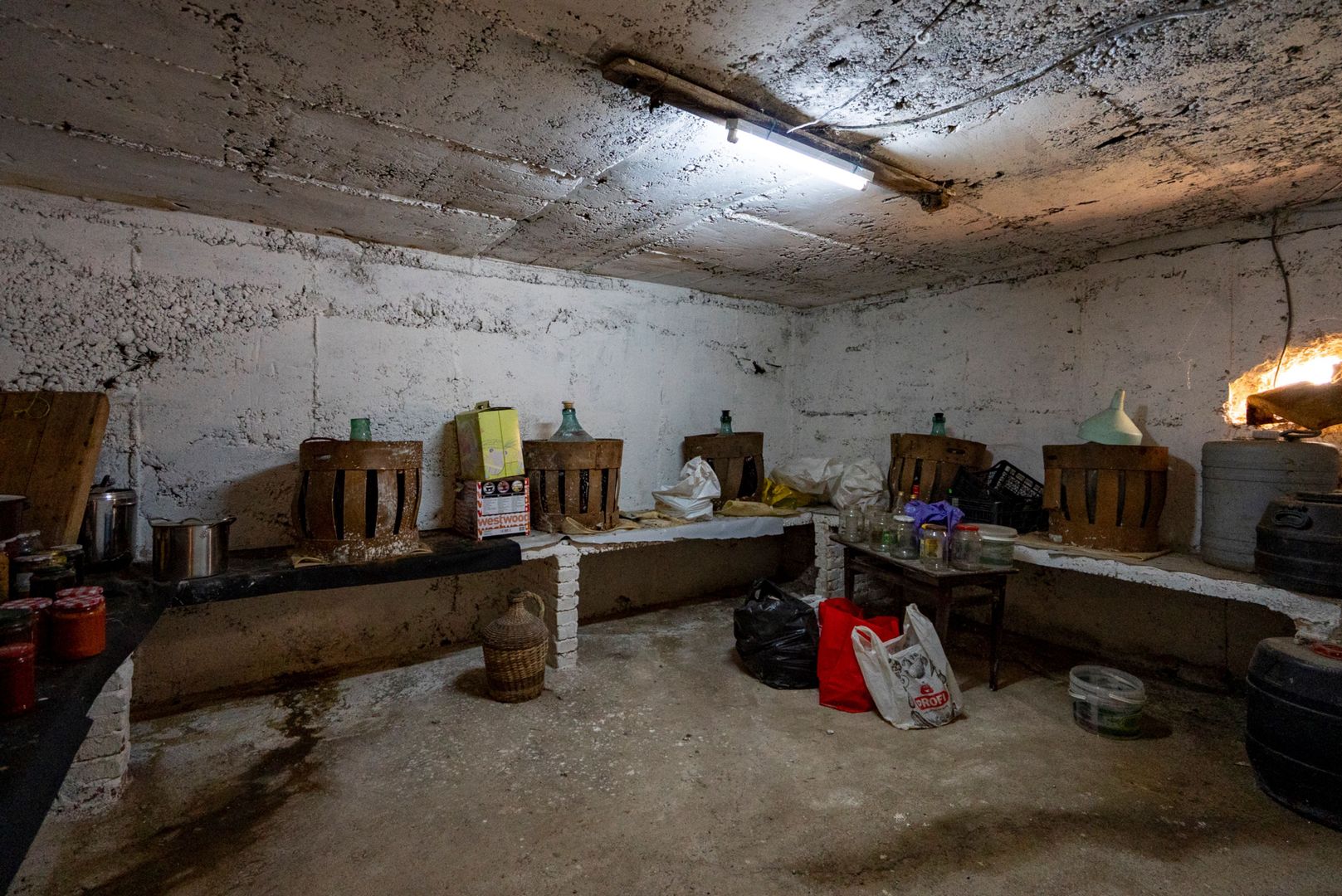 Casa de vanzare cu 2 camere si teren 1068 mp zona Renașterii - Poză 9