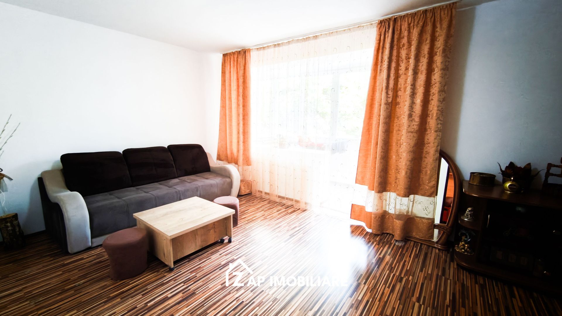 Tudor - Apartament 3 camere confort 1 - Str Moldovei - - Poză 2