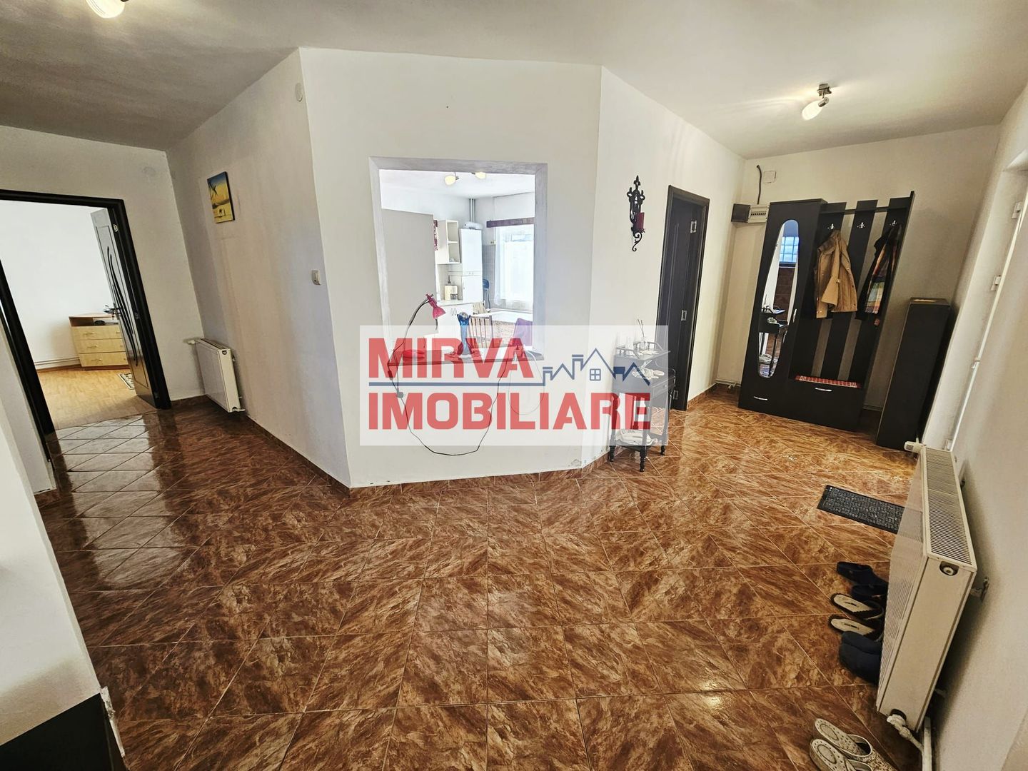 Casă 5 camere + teren generos 1700 mp – Ariceștii Rahtivani - Poză 17