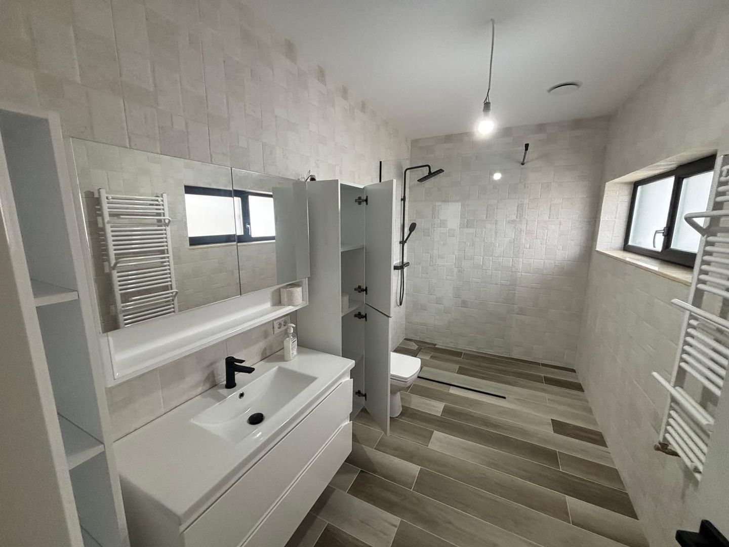 Casa  premium  SMART Independentă energetic  in Dumbravita - Poză 35