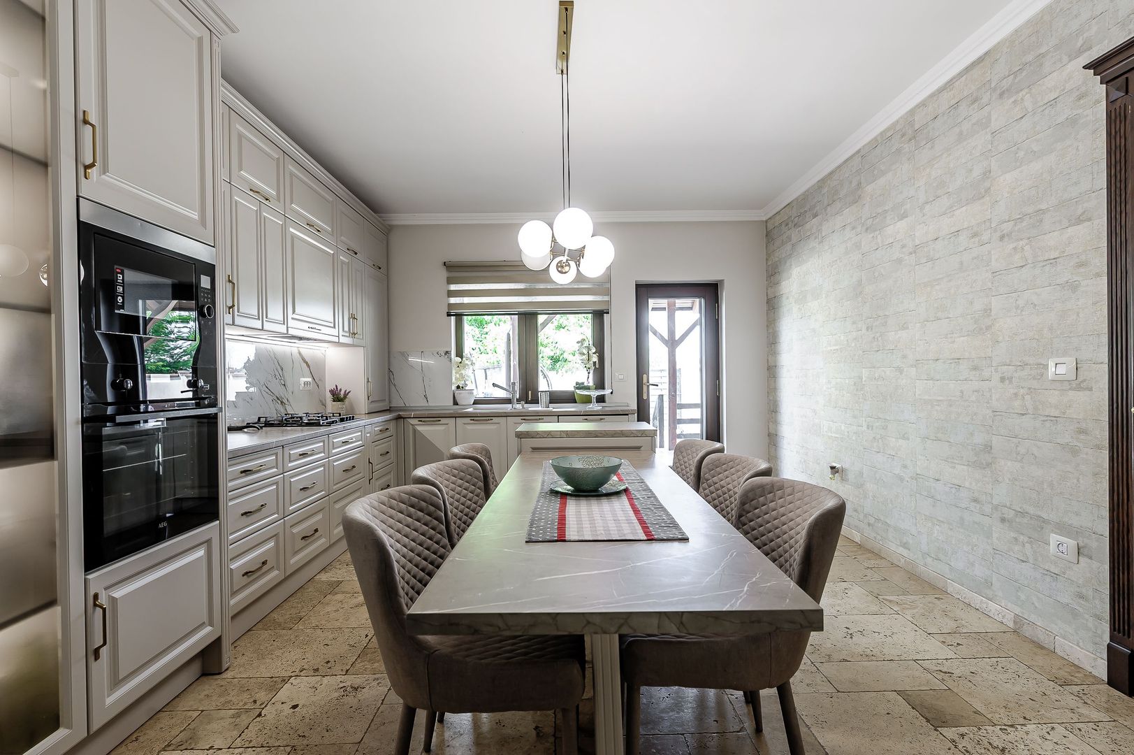 Vilă complet amenajată LUX, ideală pentru o familie cu stil - Poză 19