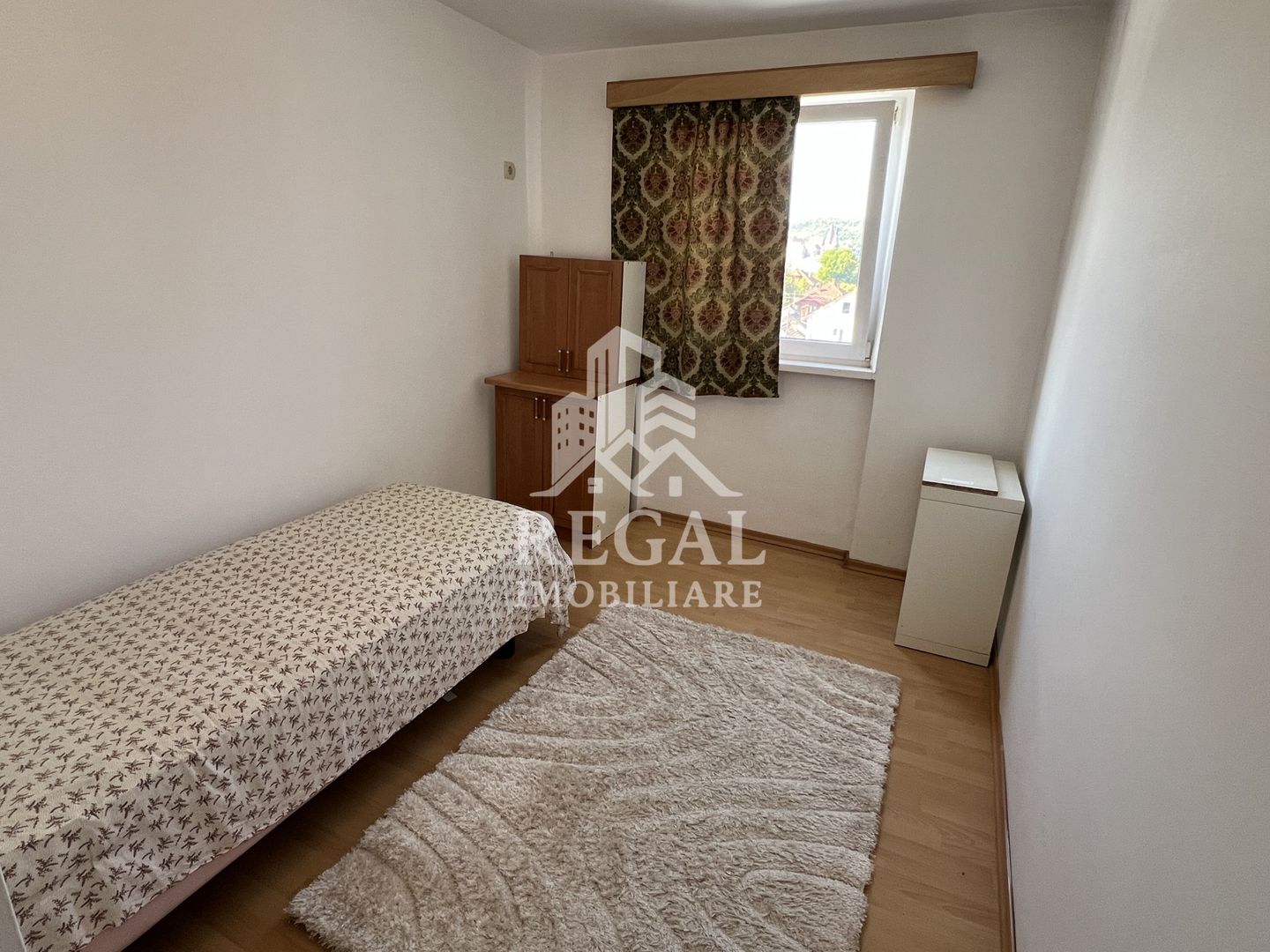 Cameră de cămin cu baie proprie și vedere spre Castelul Corvinilor - Poză 1