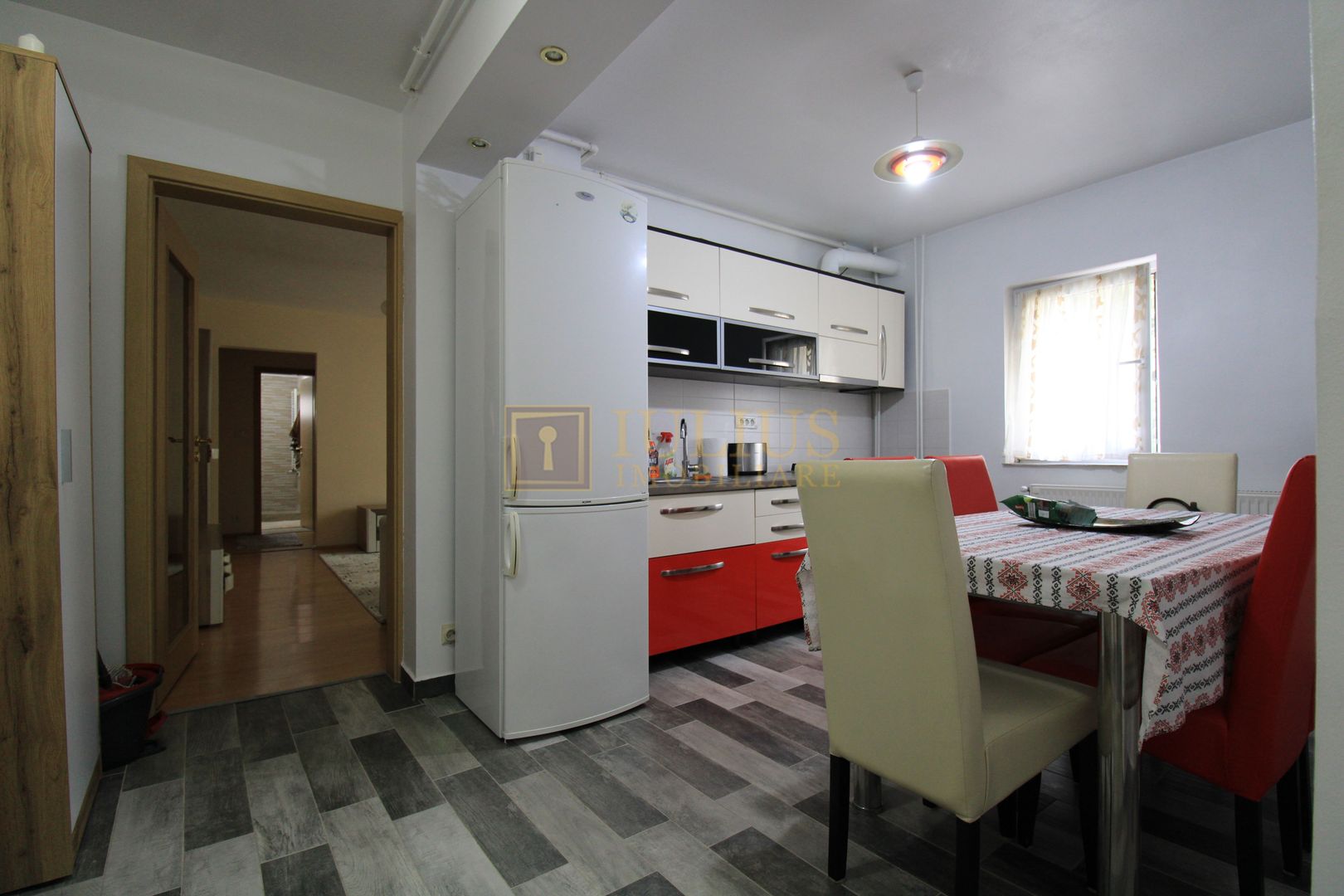 3 camere, 2 bai, centrala proprie - Poză 13