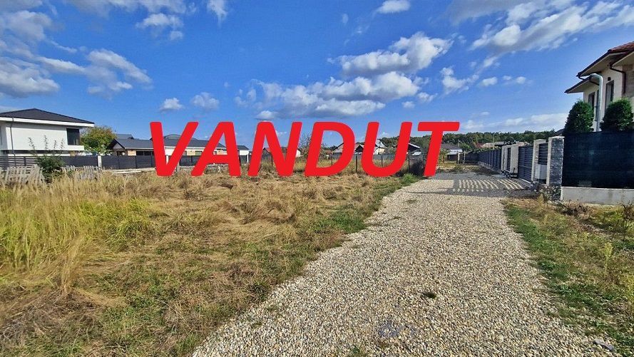 Vanzare teren strada Balotesti, langa padure, toate utilitatile - Poză 1