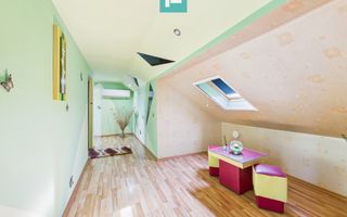 Casa cu potential multiplu in Curtici - Poză 10