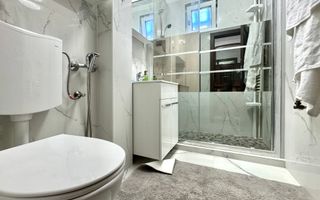 Apartament 2 camere, renovat, pet friendly, zona Central- Piata 700 - Poză 15