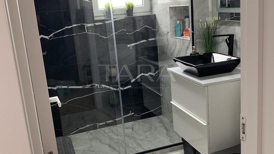 Apartament 2 camere, ultimul etaj, panoramă superbă,  balcon 10 mp - Poză 7