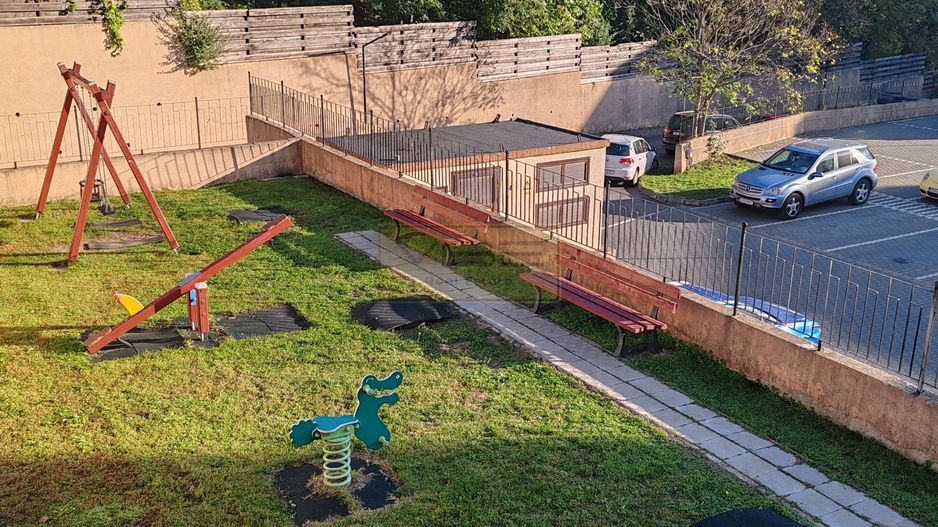 Spital Parhon/Parcul Copou /Universitate-2 camere și curte! - Poză 13