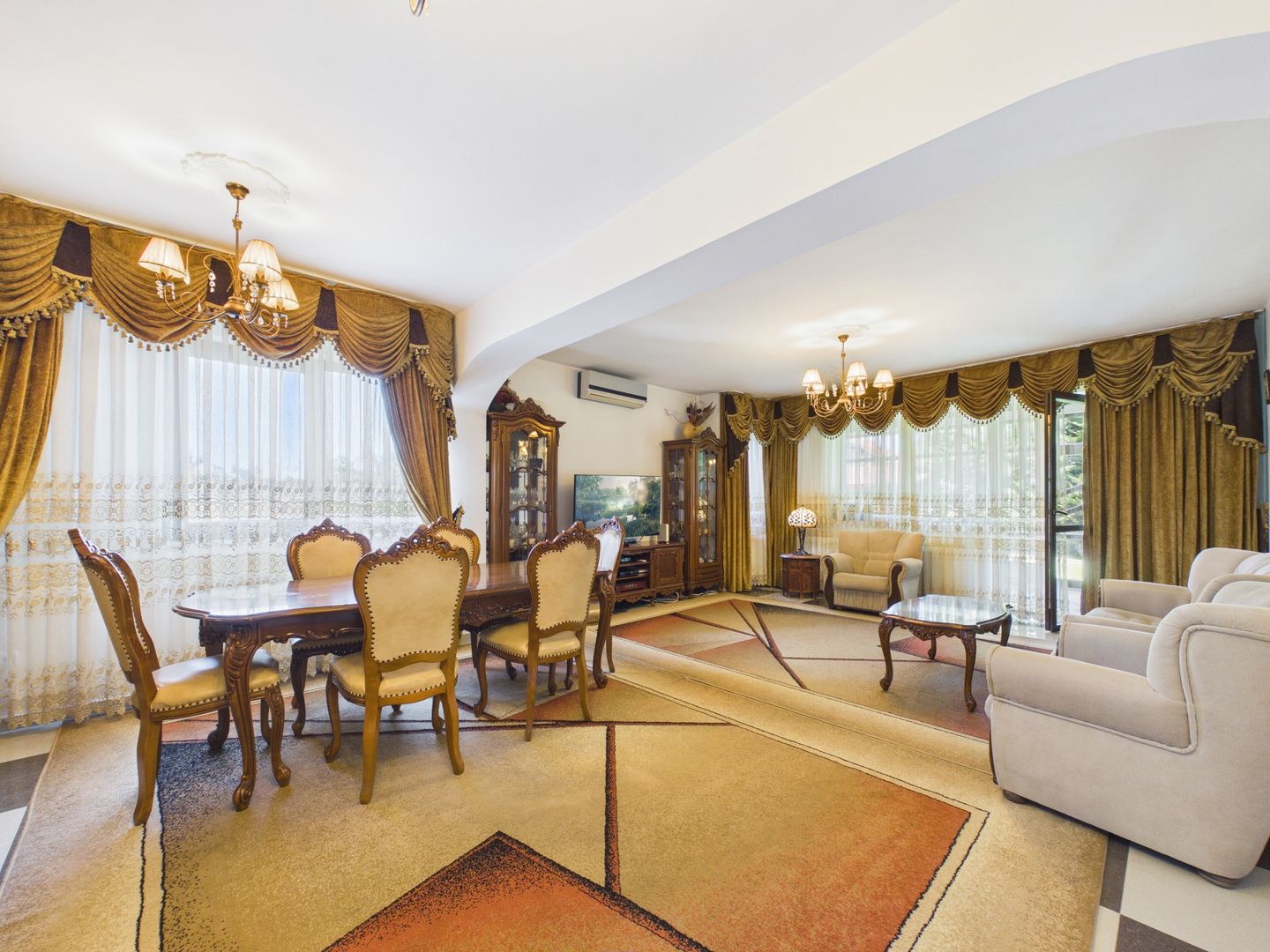 Vilă 10 camere + spațiu comercial | teren 1.300 mp | Otopeni 23 August - Poză 3