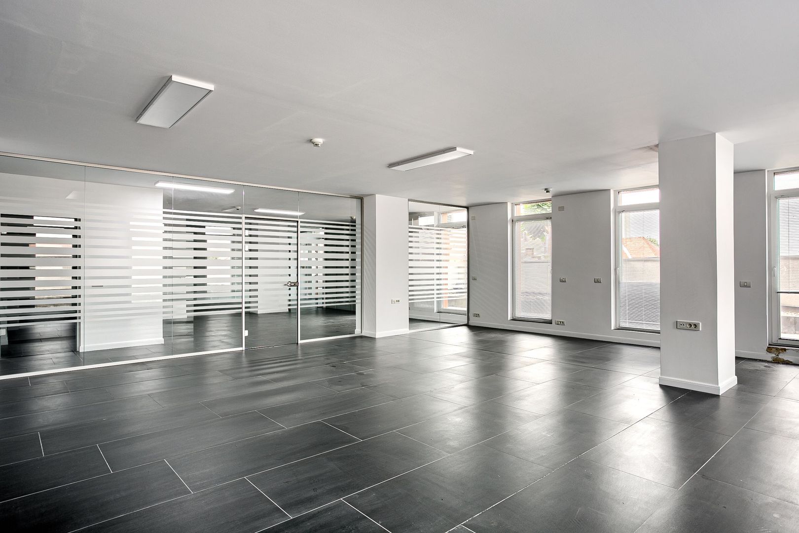 Închiriat! Spațiu de birouri ultracentral Arad - Poză 5