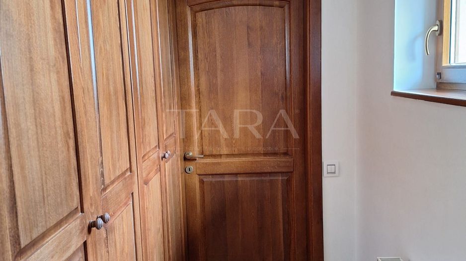 Casa deosebită în Europa – stil clasic, terase și grădină amenajata - Poză 6