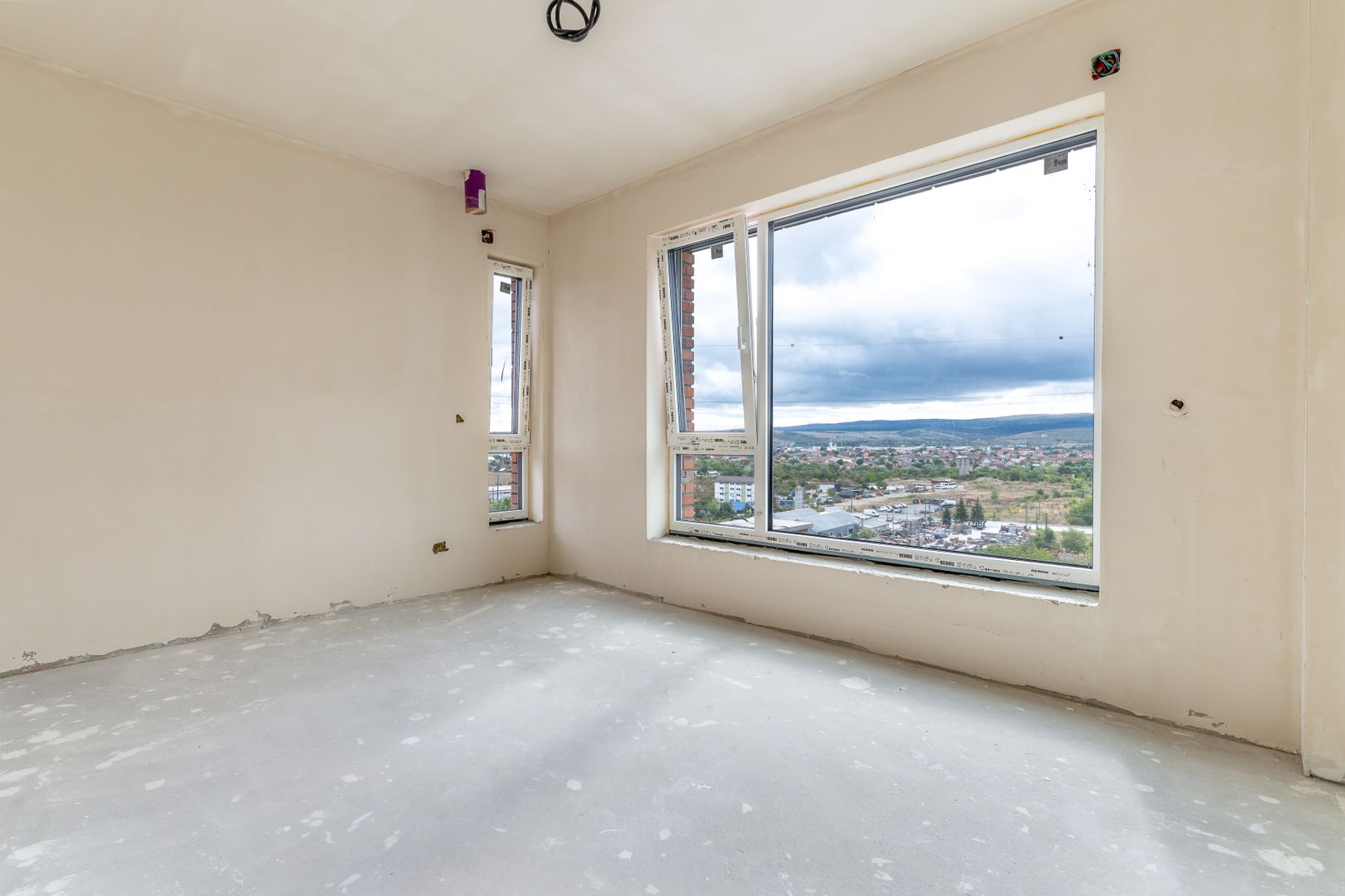 Duplex modern in Voronet, 136 mp utili, garaj si teren 325 mp - Poză 21