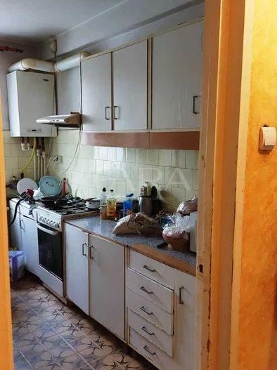 Apartament 3 camere, Gheorgheni, disponibil imediat, preț negociabil. - Poză 1
