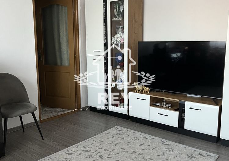 Vand apartament in Terezian, nemobilat - Poză 1