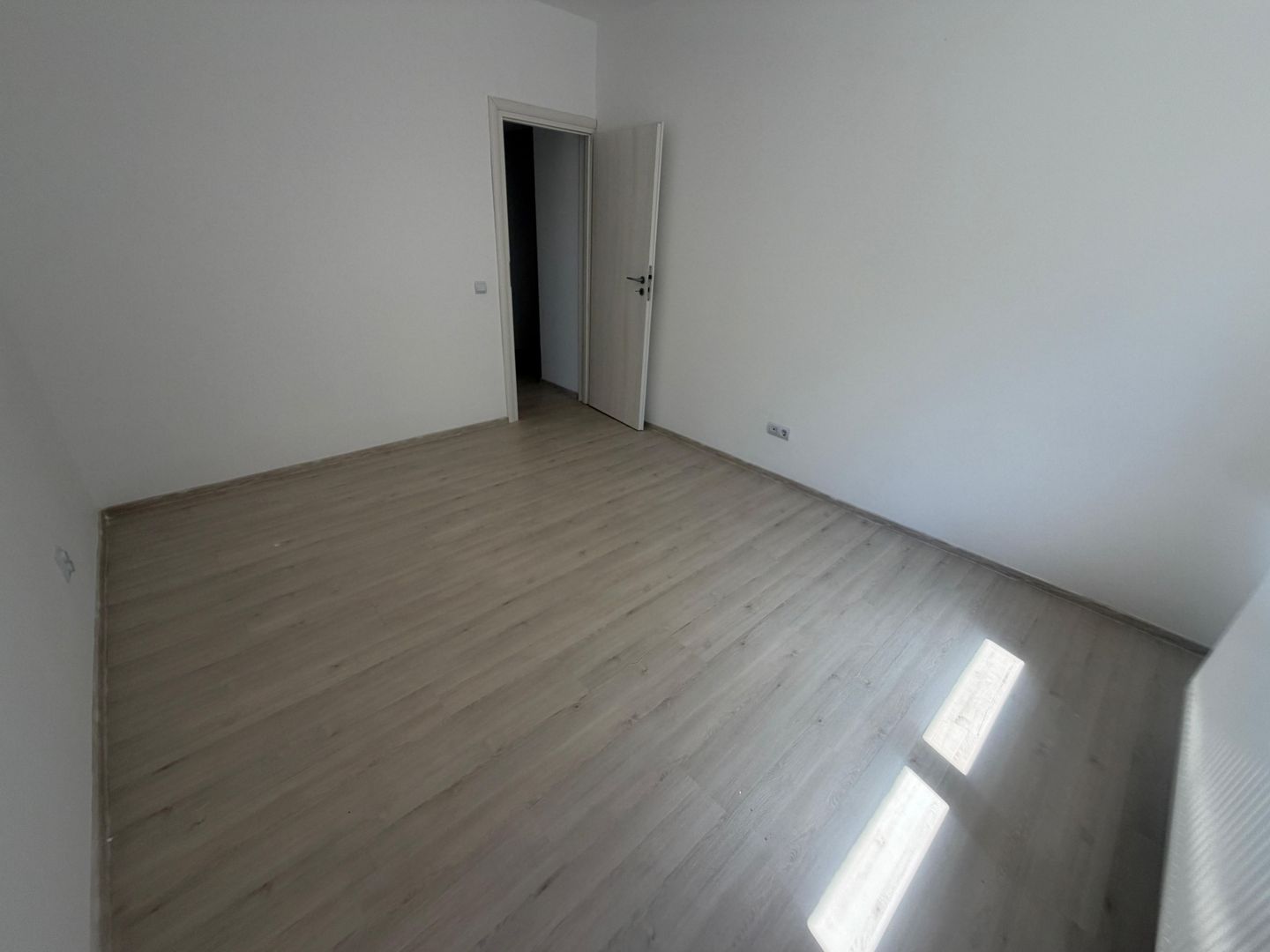 AP. 2 CAMERE - CURTE PROPRIE 65 MP, BLOC NOU, PARCARE INCLUSA,COMIS 0% - Poză 6