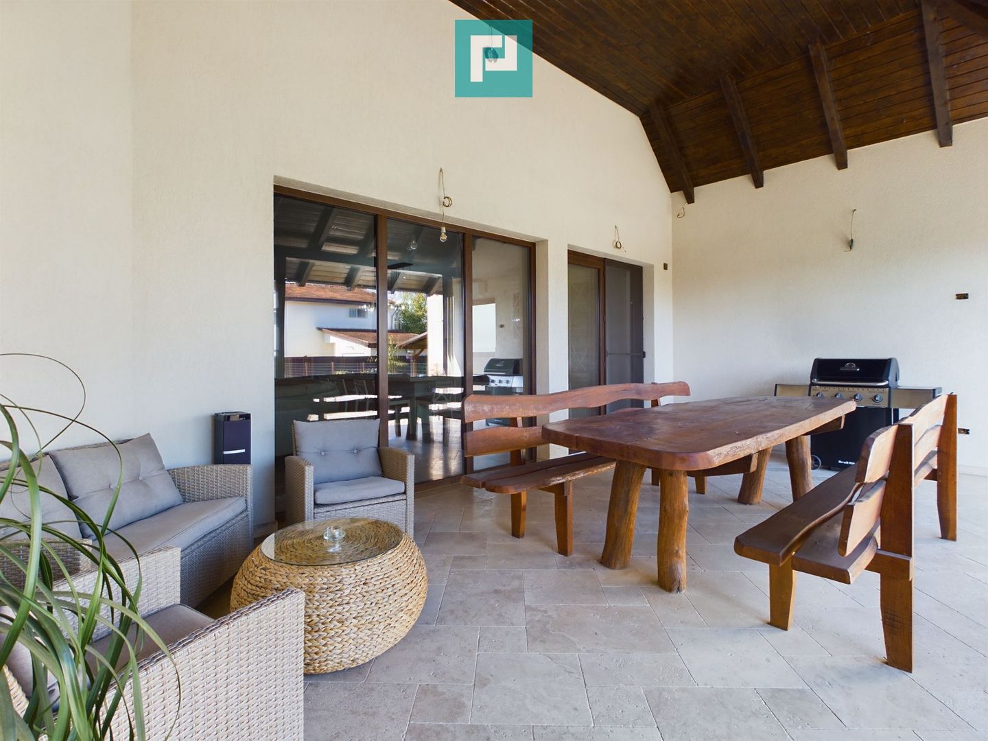 Vilă la sol cu 3 camere în Pârneava - Poză 19