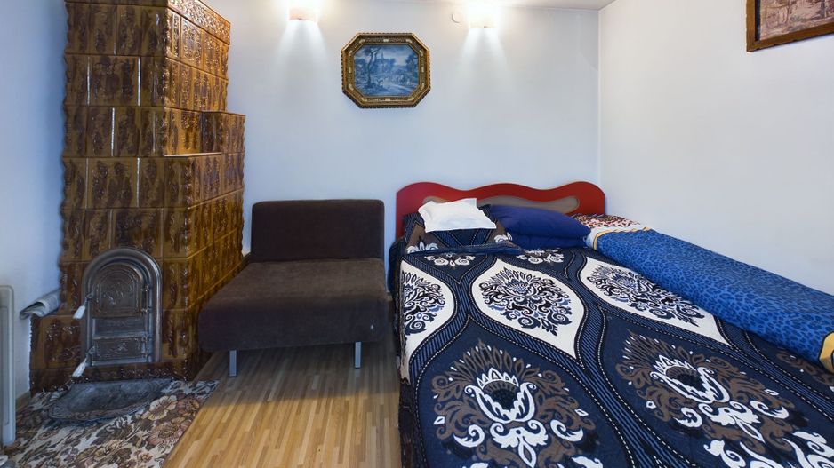 Casa modesta, 2500 mp teren, Domnesti - Poză 5