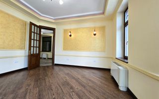 Spațiu de birouri ultracentral de inchiriat - etaj 1-intrare separata - Poză 8