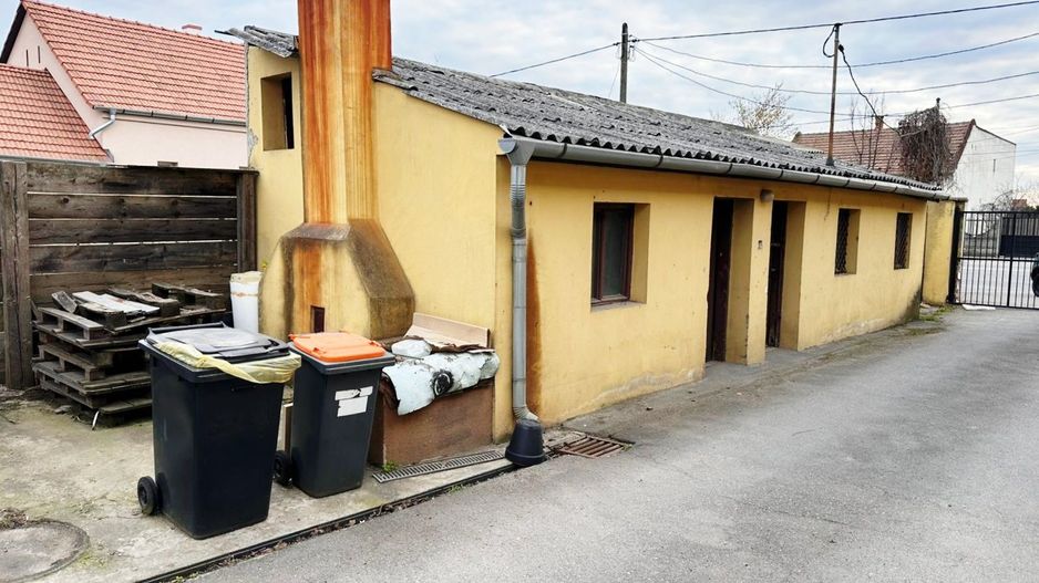 Spatiu cu 4 birouri cu teren de 3000mp - Poză 3