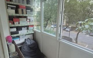 Apartament 3 camere 67 mp 1978 decomandat Titan - Poză 3