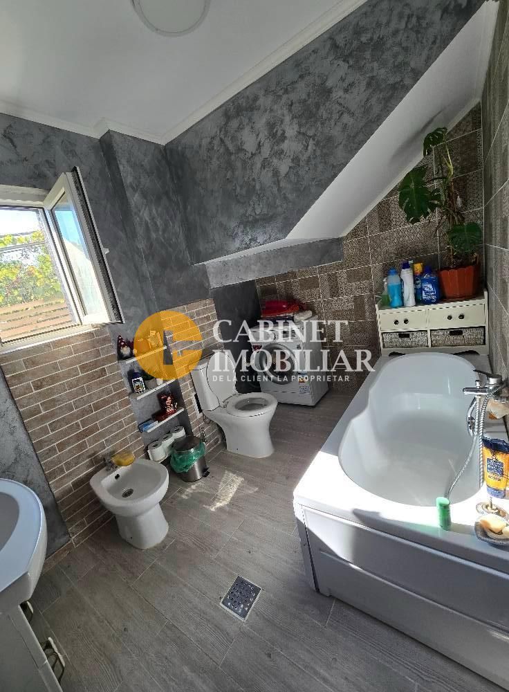 Casa tip duplex - constructie proprie - la asfalt - Poză 17