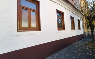 Apartament la casă de vânzare – str. Crișanei, Sibiu  - Poză 1