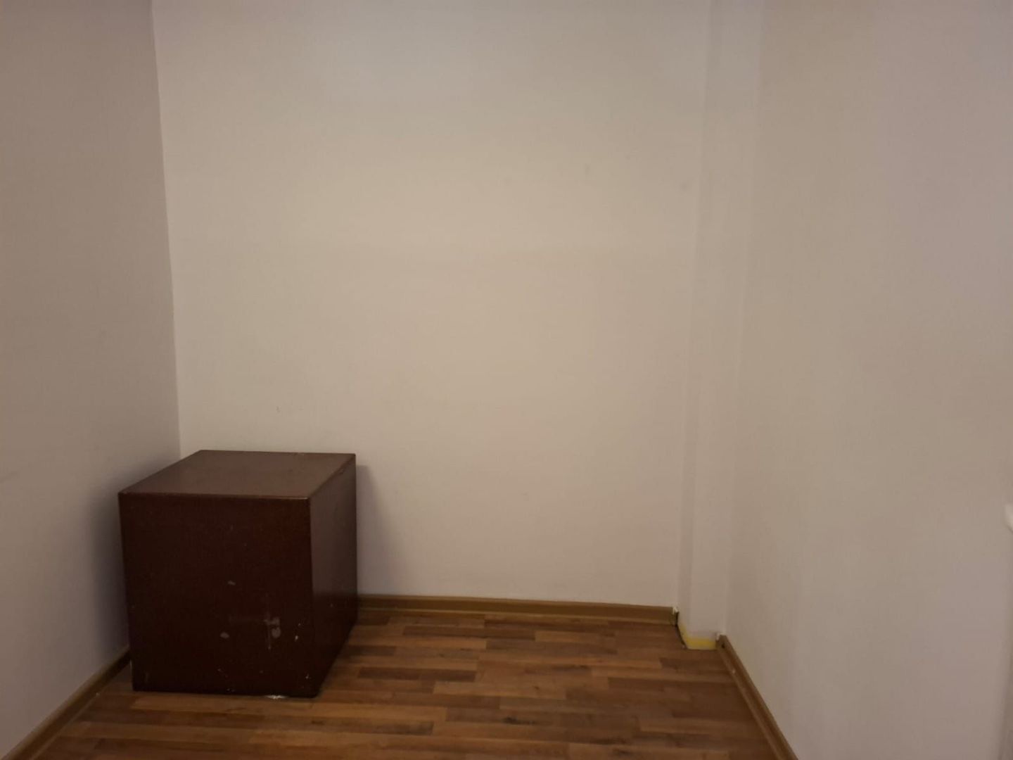 URGENT!, Titulescu, et. 1 in imobil P+1, INTRARE SEPARATA, NEGOCIABIL - Poză 7