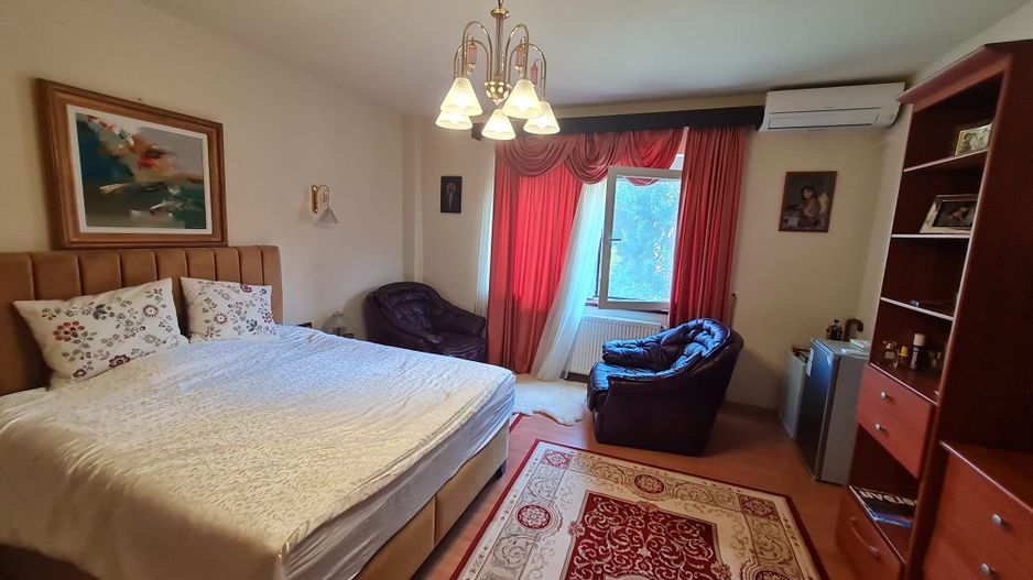 Vila deosebitǎ în zona centrala - Poză 7