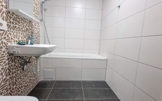 Proprietate Deosebita In Vila - Poză 19